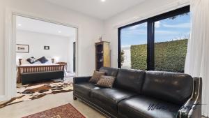 Hideaway Nook by Wine Coast Holiday Rentals的休息区