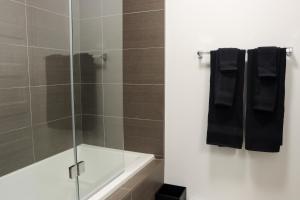 Ảnh trong thư viện ảnh của Luxury Artist Condo In Montreal ở Montréal