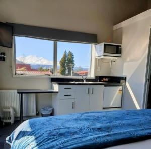 Kuchyň nebo kuchyňský kout v ubytování LKNZ Lodge & Cafe