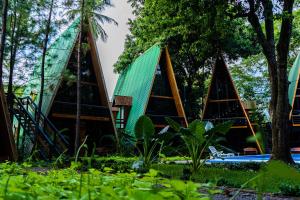 O grădină în afara Hotel de Cristal & Hacienda de Los Morales