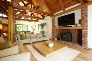 Μια τηλεόραση ή/και κέντρο ψυχαγωγίας στο Jumoku