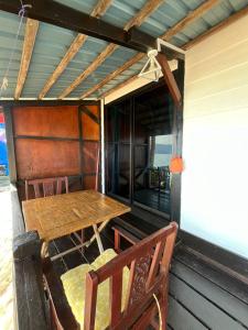 Balkón nebo terasa v ubytování The Station Tioman