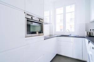 Zdjęcie z galerii obiektu Lovely 1 Bedroom Apartment next to Champ de Mars w Paryżu