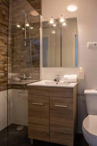 Kép Lovely 3 Bedroom Apartment next to Fuencarral szállásáról Madridban a galériában