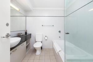 Koupelna v ubytování Perth Family Getaway Pool & Parking + 15 fotografií