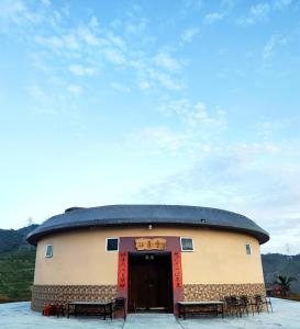 Budova, kde se the luxury tent nachází