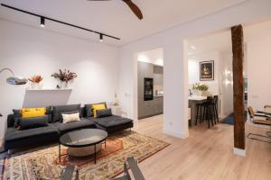 Posezení v ubytování Stylish 2 Bedroom Apartment in the Heart of Madrid