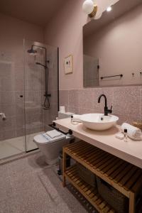 Koupelna v ubytování Stylish 2 Bedroom Apartment in the Heart of Madrid