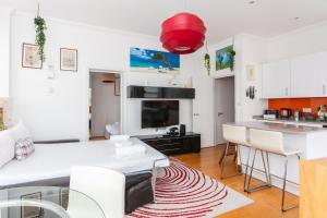 Η κουζίνα ή μικρή κουζίνα στο Homely 1 Bedroom Apartment in the Heart of Vibrant Camden +17 φωτογραφίες