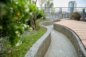Κήπος έξω από το Tenlien onsen Hot Spring Hotel