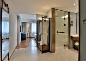 Ένα μπάνιο στο Hangzhou Yabo Hotel