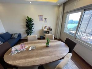 Posezení v ubytování Condo Nile view modern