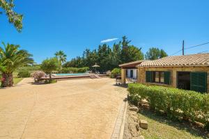 Bazén v ubytovaní Finca ROTES Pollensa by Mallorca Villa Selection alebo v jeho blízkosti