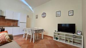 Μια τηλεόραση ή/και κέντρο ψυχαγωγίας στο Rose Apartment