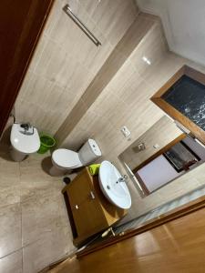 Un baño de Precioso apartamento a 5min de la playa y el puerto