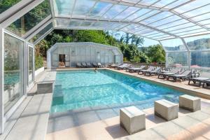 Bazén v ubytování Hotel Terme di Stigliano nebo v jeho okolí