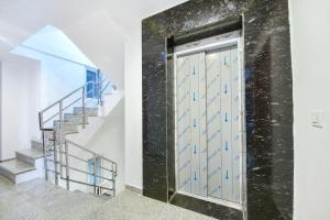 新德里Fabhotel Sparkling - Nr Yashobhoomi Convention Centre的相册照片