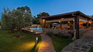 Κήπος έξω από το VILLA CASTIGLIONE 9, Emma Villas