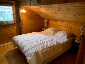 Postel nebo postele na pokoji v ubytování Appartements Barcelonette by PraLoup Vacances