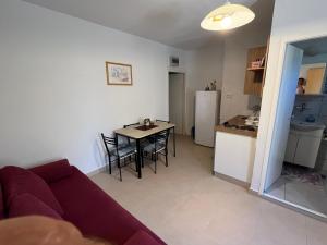 Kuchyňa alebo kuchynka v ubytovaní Apartments Mais Tisno