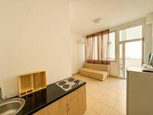 Eldhús eða eldhúskrókur á Biser Apartmani
