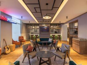 ibis Mumbai Airport - An Accor Brand的休息区