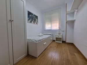 Posteľ alebo postele v izbe v ubytovaní Malaga, Calle Hermes + 13 fotografií