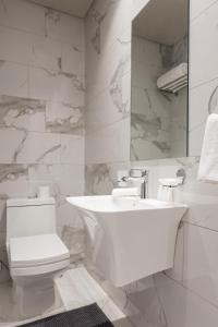 Vannituba majutusasutuses The Code Residence - ذا كود ريزيدنس