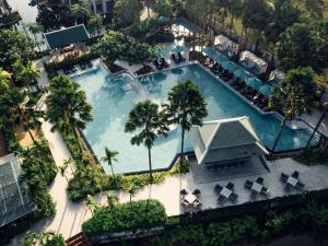 Bazén v ubytování Grand Mercure Khao Lak Bangsak nebo v jeho okolí