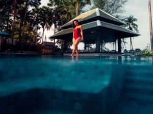 Bazén v ubytování Grand Mercure Khao Lak Bangsak nebo v jeho okolí