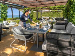 Posezení v ubytování Grand Mercure Khao Lak Bangsak