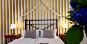 Postel nebo postele na pokoji v ubytování Hotel Schieferhof - GlasLUST + 37 fotografií