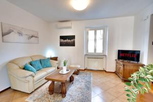 Posezení v ubytování Trilocale in centro a Cormons con balcone e garage