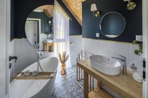 Kúpeľňa v ubytovaní Góralski Dom - Widokowa Osada Gawlaki Zakopane - Loft Affair
