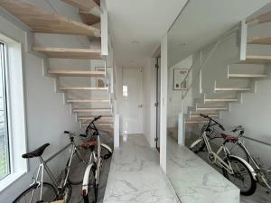 Катание на велосипеде по территории 站前2分 白色浪漫小屋 精致独栋 最多可住4人 免费自行车 有停车位 или окрестностям