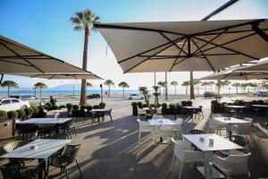 Een restaurant of ander eetgelegenheid bij Hotel Primavera