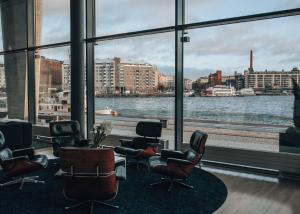 Posezení v ubytování Clarion Hotel Helsinki