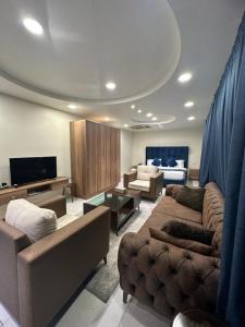 TV a/nebo společenská místnost v ubytování Orient Prince Hotel