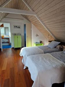 Ένα ή περισσότερα κρεβάτια σε δωμάτιο στο LONGERE DE NIVINEN +24 φωτογραφίες