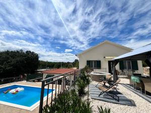 Bazén v ubytování Holiday Home Calma nebo v jeho okolí