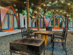 SaoConDor Hotel tesisinde bir restoran veya yemek mekanı
