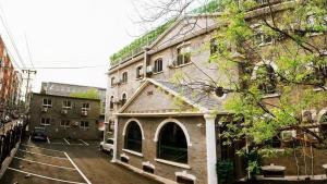 Bangunan di mana terletaknya hotel