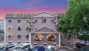 Bangunan di mana terletaknya hotel