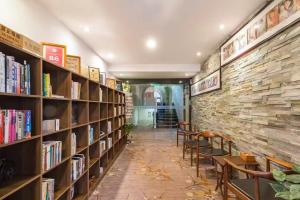 Perpustakaan di hotel