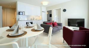 Dapur atau dapur kecil di Forenom Serviced Apartments Espoo Nupuri