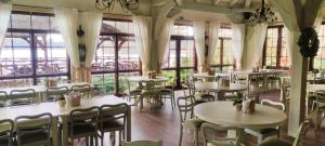 Restoran atau tempat lain untuk makan di Largo Lake Resort Kaszuby