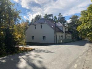 Budova, kde se penzion nachází
