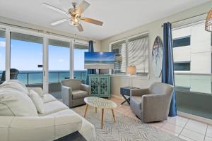 TV/trung tâm giải trí tại Silver Beach Unit 706 +41 ảnh