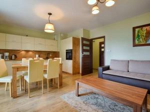 Kuchnia lub aneks kuchenny w obiekcie Apartament NavyBlue z widokiem na góry