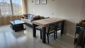 Χώρος καθιστικού στο Хоризонт Бийч